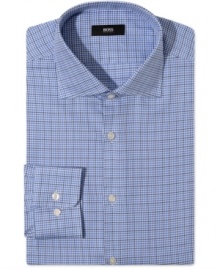 A pulled-back pattern gives this Hugo Boss dress shirt classic cred in your work wardrobe.