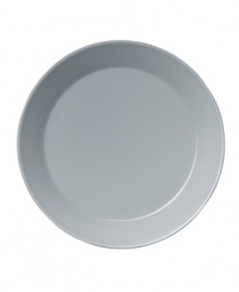 With a minimalist design and unparalleled durability, the Teema salad plates make preparing and serving meals a cinch. Featuring a sleek profile in glossy gray porcelain by Kaj Franck for Iittala.