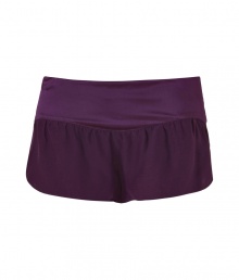 Luxurious lounge shorts in fine plum-colored silk - Nobel, casual and sexy all in one - Mini length with wide waistband and loose  leg - Back a little longer - Dream basic from lingerie cult label Kiki de Montparnasse - Combined with favorite cami tops