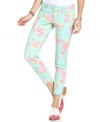 Awaken your denim closet with Celebrity Pink Jeans' floral-print skinnies! An ankle-grazing hem and fresh pastel hues add to the trend-right style.