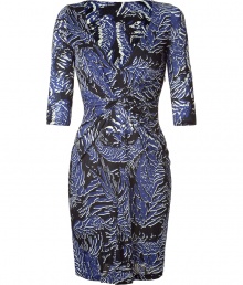 Stylish jersey dress - With a decorative all-over feather print in shades of blue, black and white - Feminine, short cut shows off the female figure nicely - With a deep V-neckline and elbow length sleeves - Strikingly draped in the front  - A pretty day dress for the office and leisure - Perfect with solid-colored pumps, booties