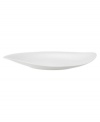 Fresh modern. Sheer white china in leaf form inspires naturally harmonious dining. A soft fluidity and radiant glaze give this collection of shallow salad bowls quiet elegance and lasting appeal. From Villeroy & Boch's collection of serveware and serving dishes.