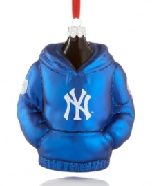 Bundle up, batter up. The New York Yankees hoodie ornament from Kurt Adler is the official holiday uniform for Bronx Bomber baseball fans.