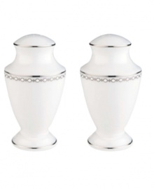 Designed to mimic a strand of lustrous pearls. With imitation pearl accents and platinum rims on fine bone china.