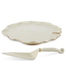 Fresh pick. The Eternal Leaf cake plate from Lenox captures the intricacies of flora in fine ivory porcelain with polished gold trim and a coordinating cake server.