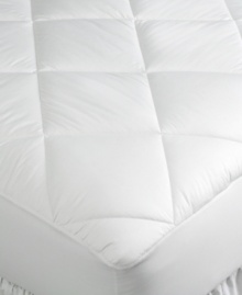 Settle in for a peaceful, sneeze-free night's rest with Martha Stewart Collection's Allergy Wise mattress pad. Crafted of pure cotton, this mattress pad features antimicrobial fill for serious protection against allergens. Quilted box-top construction adds an extra layer of softness to your bed.