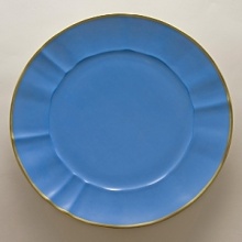 Anna Weatherley solid colored chargers are offered in a range of nine fashion colors to coordinate with virtually all dinnerware patterns offered in the market. They also make great oversize dinner plates to dramatic effect. Mix more than one color on your table to create a refreshing fashion look.