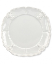 Embossed with the iconic lily, the Fleur de Lys salad plate from Portmeirion sets tables in the French tradition. Square, scalloped stoneware in cool gray lends distinct old-world elegance to everyday dining.