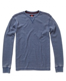 Wear it as a layer or solo, this Quiksilver thermal shirt will keep you stylishly cozy.