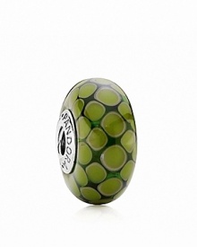 This sizable murano glass charm features a snakeskin-like pattern for a touch of exotic glamour. Logo-engraved sterling silver trim displays the PANDORA signature.