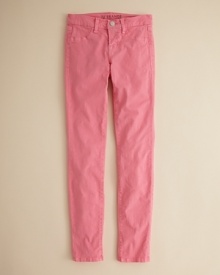 Rendered in bold, blushing hues and a slightly stretchy twill fabric, this luxe skinny jean acknowledges the impact of brut color in her casual wardrobe.