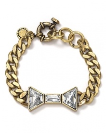 Pretty with a punkish edge, MARC BY MARC JACOBS chain link bracelet perfectly encapsulates the brand's hard-hitting take on feminine style. Wear this piece and take a bow.