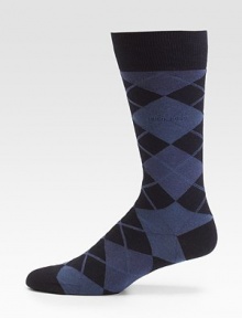 A complementary addition to your wardrobe essentials, in a modernized argyle pattern knitted in a lightweight cotton blend.Mid-calf height66% cotton/20% modal/12% polyamide/2% elastaneMachine washMade in Italy