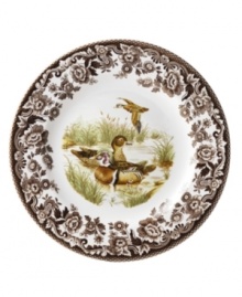 Bring the classic style of the English countryside to your table with the Woodland collection by Spode. The traditionally patterned dinner plates feature the majestic wood duck framed by Spode's distinctive British Flowers border which dates back to 1828.