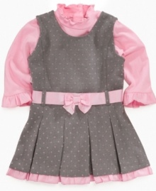 Spread some school-girl style with this smart shirt and pleated jumper-dress set from Blueberi Boulevard.