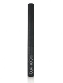 The ultimate liquid eye liner. Graphic Liquid Eye Liner is a glossy, long wearing liquid eyeliner with an easy to apply felt tip applicator. 