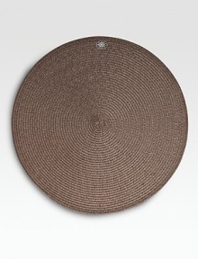 This round mat comes adorned with a delicate silver medallion to ensure that each table setting is always accessorized. Nylon15WSponge cleanImported