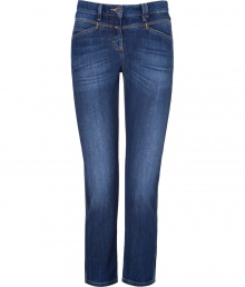 A four-season favorite with endless wearing possibilities, Closeds ankle jeans are both flattering and easy-to-pair - Five-pocket style, button closure, belt loops - Slightly slouchy fit - Pair with oversized tops and favorite flats