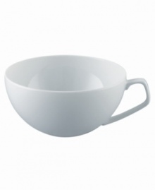 Simply smooth and modern in crisp white porcelain, the TAC 02 teacup offers a timeless balance of form and function. With a unique geometric handle.