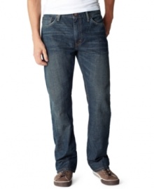 Not too tight and not too loose, this classic Levi's 505 fits the way a casual jean should.