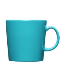 With a minimalist design and unparalleled durability, the Teema mug makes preparing and serving hot drinks a cinch. Featuring a sleek profile in glossy turquoise-colored porcelain by Kaj Franck for Iittala.