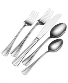 With an elegant fan shape and textured finish, the Smithfield flatware set from International Silver brings distinctive style to casual settings.