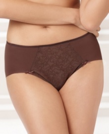 Lace and bows keep this boyleg brief by Wacoal charmingly feminine. Style #843136