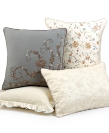 Lauren by Ralph Lauren brings a classic touch to the English Isles ensemble with this decorative pillow, featuring a pointelle knit that renders beautiful eyelet holes for a lacy effect. Finished with a ruffle border.