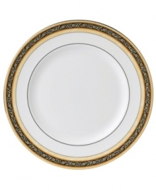 In 18th century England, Josiah Wedgwood, creator of the world famous Wedgwood ceramic ware, established a tradition of outstanding craftsmanship and artistry which continues today. The exotic India dinner plates present a pattern of exquisitely detailed, diminutive florals on a yellow and deep blue band against pure white bone china.