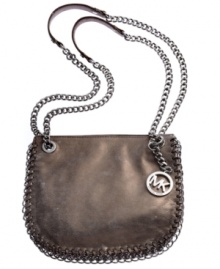 Shoulder this sleek style from MICHAEL Michael Kors and add instant appeal to any outfit. Edgy chain-link accents in shiny silvertone adorn the buttery-soft leather, while the well-organized interior stows your essentials with ease.