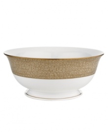 Adorned with delicate beetles and dragonflies, this classically shaped fine china serving bowl combines simple elegance with casual style. The gold wing border makes your tabletop shine with elegance while the classic shape and delicate pattern exude style.