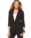 An on-trend outerwear style, this relaxed MICHAEL Michael Kors petite boyfriend blazer adds polish to any look!