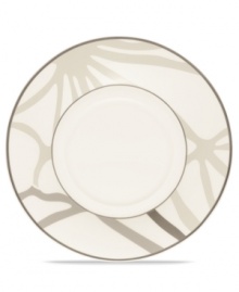 Abstract markings in soft shades of khaki frame this glazed white saucer for unconventional elegance. From Noritake dinnerware, these dishes are trimmed with matte platinum for modern polish on casual and formal tables alike.