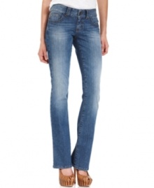 In a classic bootcut style, these GUESS jeans are perfect as your fall go-to denim staple!