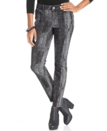 Get the skinny on this season's style with jeggings in a cool herringbone print, from DKNY Jeans.