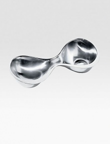 Always adding his personality on his creations, internationally renowned designer Ron Arad has made a career of creating functional home pieces with an artistic flair. His contemporary spin on the hors d'oeuvres platter is no different, featuring two distinctive sections in gleaming 18/10 stainless steel. Hand wash 9W X 1½H X 7¼D Made in Italy 