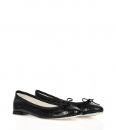 A modern take on a classic style, these ballerina flats in soft black leather have a snakeskin embossed effect - Simple, classic shape features rounded cap, bow, seamed edge and a small paragraph - Basic for everyday wardrobe - Wear with skinny jeans, flared skirts or capri pants