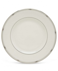 An art deco inspired design, platinum trim and metallic dots lend the Westerly Platinum dinner plates sophisticated polish. This versatile Lenox collection perfectly coordinates with a variety of stemware and table linens. Qualifies for Rebate