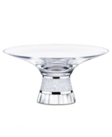 Made of pure Swarovski crystal, the Crystalline small bowl has a broad rim and shallow surface, making it a brilliant pedestal for tealights, potpourri or cocktail party treats. A fully faceted base and stem of chatons provide a lifetime of mesmerizing sparkle.