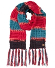 Cozy necks during the cold season, this multicolor scarf from Roxy is perfectly cute and warm.