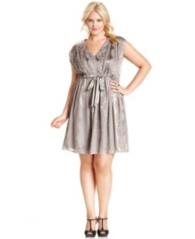 Be totally charming in this plus size Jessica Simpson dress, featuring a brocade print and self-fabric sash.