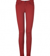 Get the look of the moment in these ultra-chic skinny pants from Rag & Bone - Five-pocket styling, skinny leg, comfortable mid-rise cut - Form-fitting - Pair with everything from modern knits and ankle boots to feminine tops and heels