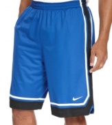 Keep your composure, and your comfort, on the court with these Nike basketball shorts featuring Dri-Fit technology.