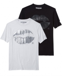 Leave your mark on the world with this foiled graphic tee from Sean John.