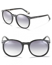 Oversized round sunglasses with gradient lenses from Marc Jacobs, a chic pair that is right on trend.