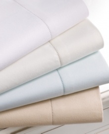 Luxury at its finest. Martha Stewart Collection offers cozy comfort with this Luxury Flannel sheets set, featuring heavyweight cotton flannel fabrication and a pill resistant finish in four subtle hues. A picot stitch detail along the hem adds a dash of style.