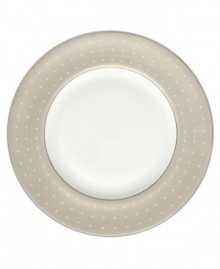 Add earthy charm to the rest of the Étoile Platinum collection of dinnerware and dishes with this soft tan accent plate inspired by Monique Lhuillier's favorite evening gown silks. In pearlescent china with glossy raised dots and fine stitch-like detail.