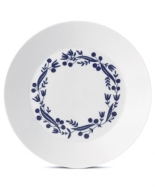 Ringed with navy flora, the Fable Garland salad plate boasts distinct Scandinavian style and, in Royal Doulton porcelain, is up for just about any task. Mix with other Karolin Schnoor nature patterns to customize your table.