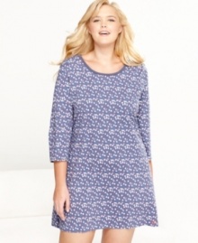 Relax in the pretty prints of Nautica's plus-size Carriage House sleep shirt. Featuring 3/4 length sleeves, this cozy style hits above the knee.