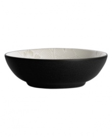 A fresh twist on a Noritake favorite, the Colorwave Graphite Bloom cereal bowl offers the same sleek style and durability as the original dinnerware pattern but with a pretty floral print.